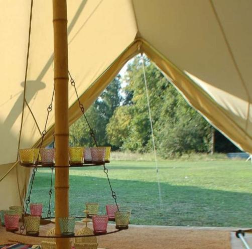 ホテル Wildberry Glamping Orgères-la-Roche エクステリア 写真