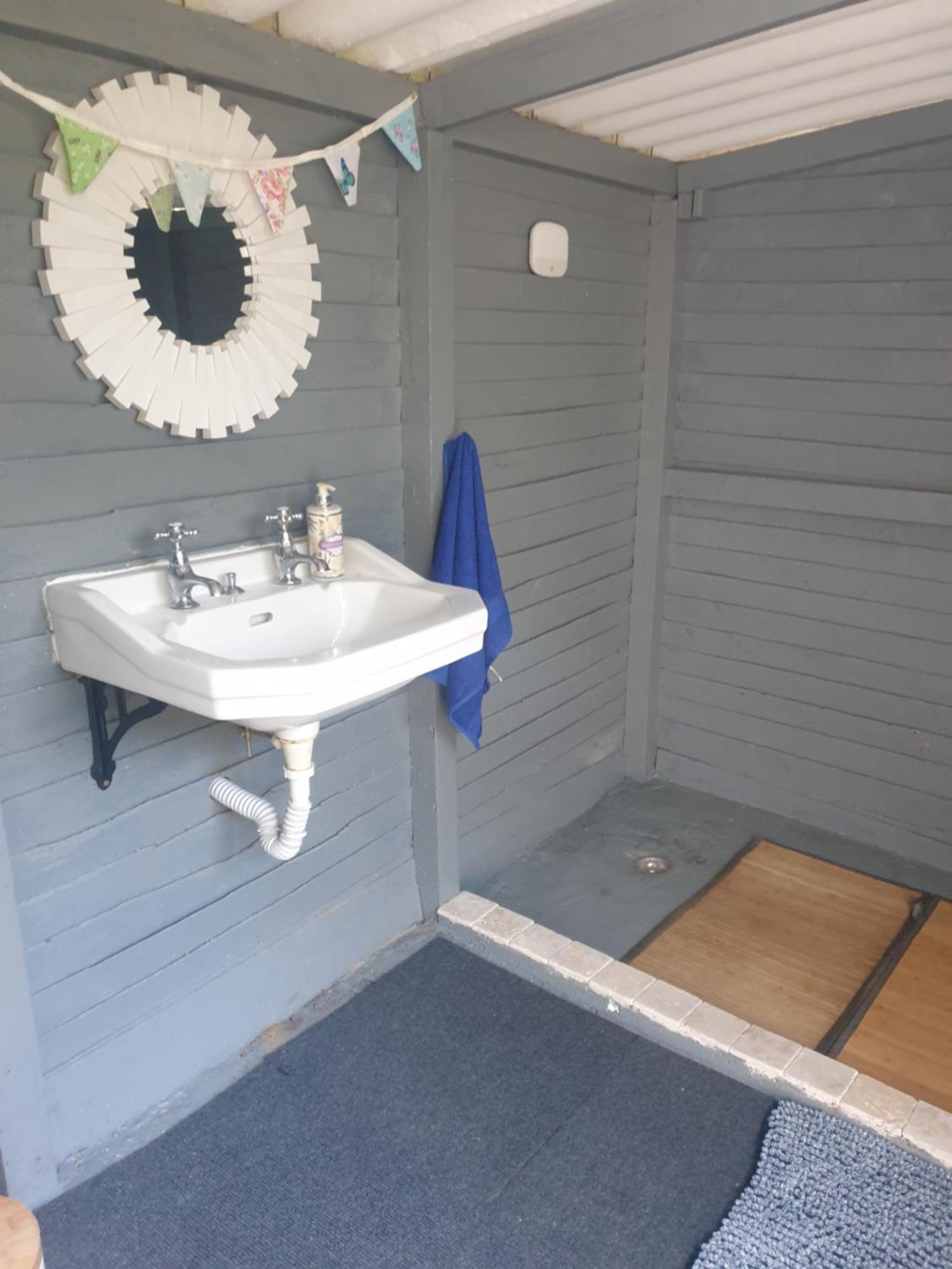 ホテル Wildberry Glamping Orgères-la-Roche エクステリア 写真